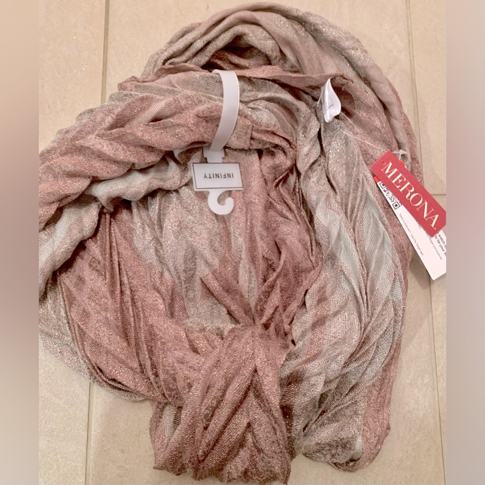Infinity scarf. NWT brown/copper tones